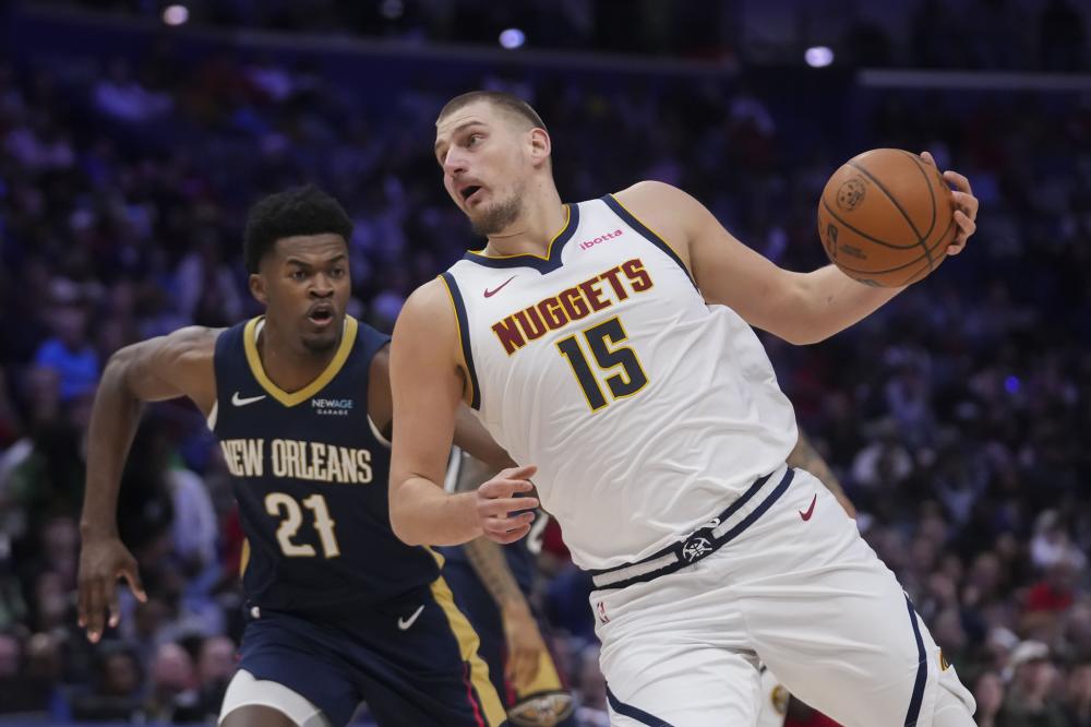 他在攻防两 他在攻防两